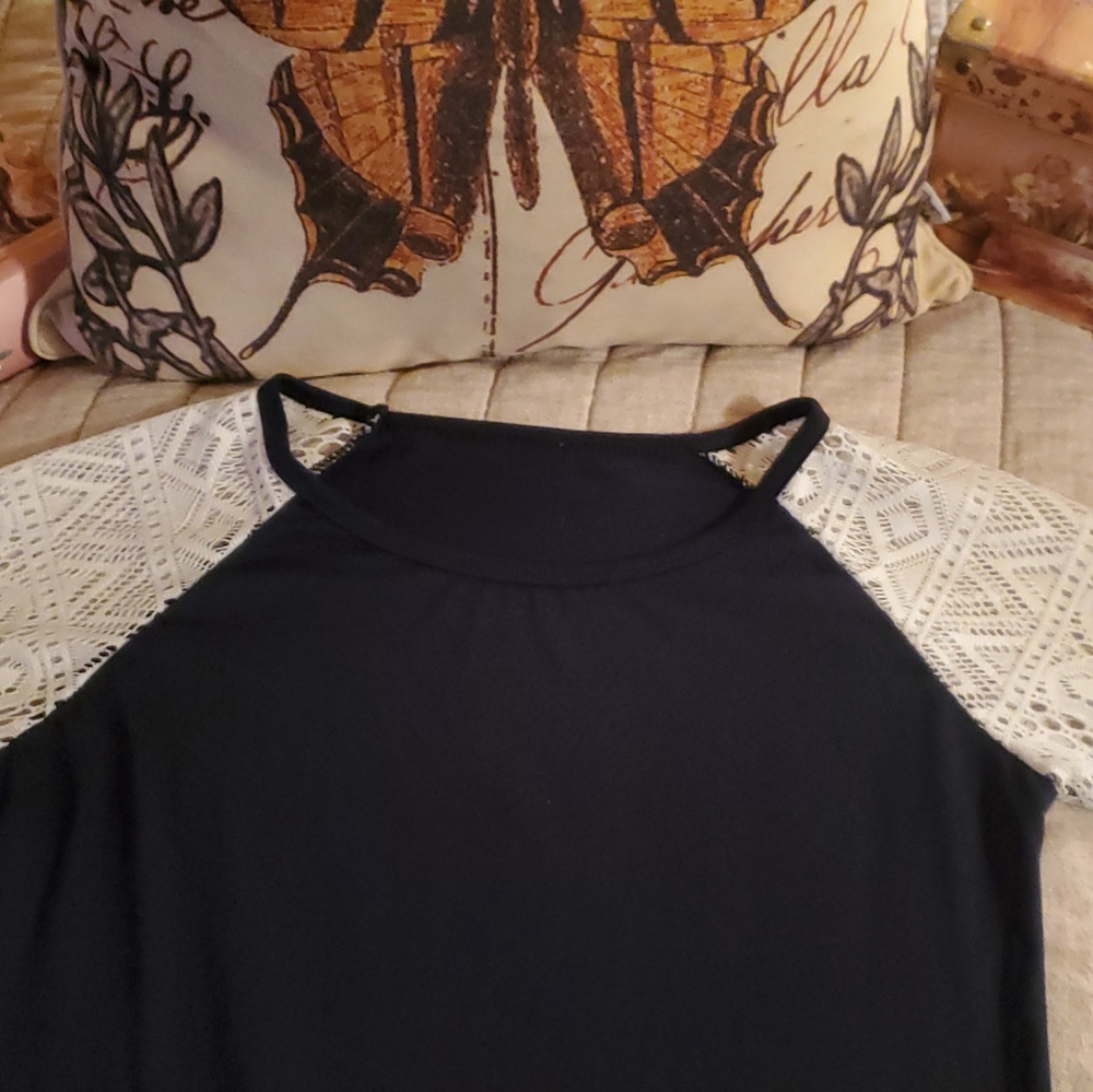 Navy blue shirt with lace sleeves🎀 - Picture 2 of 5